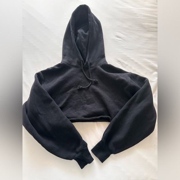 Aritzia TNA Cozy AF Cropped Boyfriend Hoodie - Picture 1 of 1